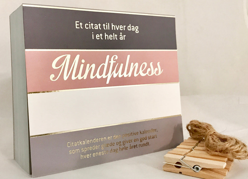 CITATKALENDER MINDFULNESS GULD FOIL 1M SNOR 7 TRÆKLEMMER