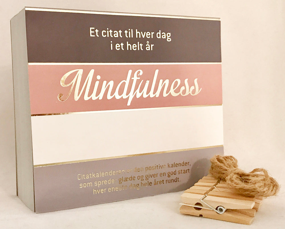 CITATKALENDER MINDFULNESS GULD FOIL 1M SNOR 7 TRÆKLEMMER
