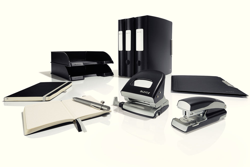 Brevbakke Leitz style satin sort