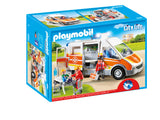6685 AMBULANCE MED LYS OG SIRENE