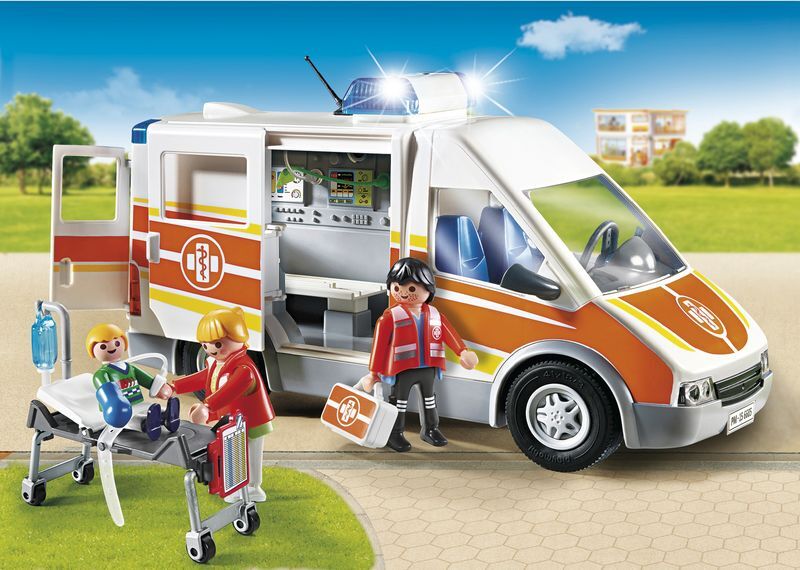 6685 AMBULANCE MED LYS OG SIRENE