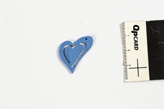 ASYMMETRISK HJERTE STR. 25X22 MM TYKKELSE 1,7 MM LYS BLÅ