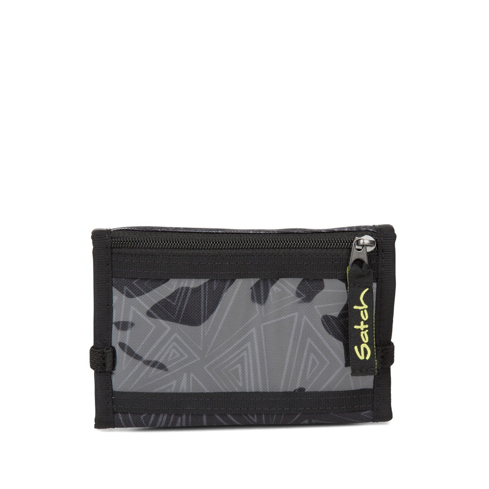 Pung Satch black bermuda