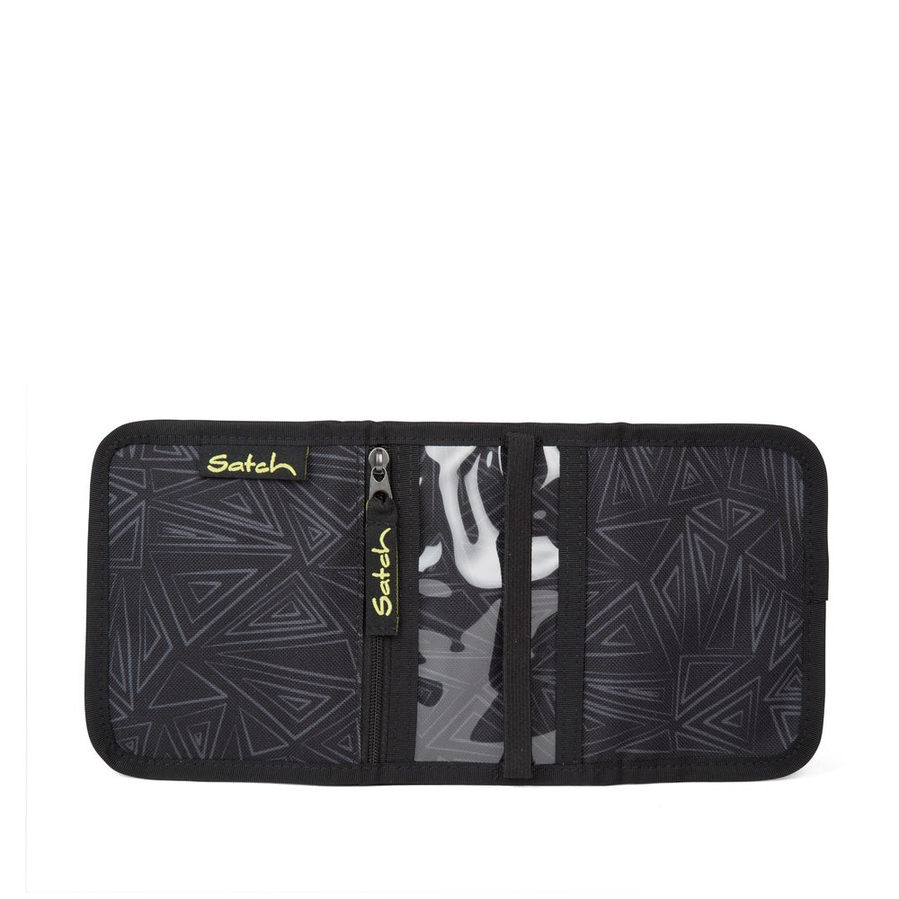 Pung Satch black bermuda