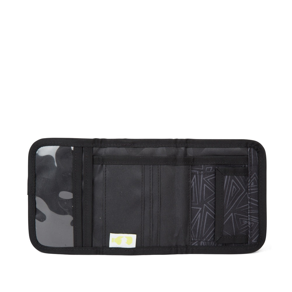 Pung Satch black bermuda