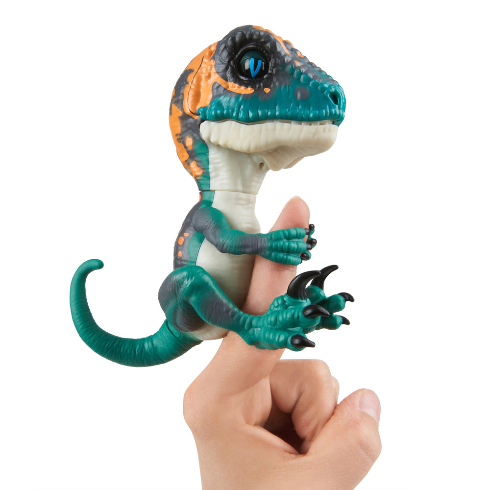 FINGERLINGS UNTAMED DINO ASS