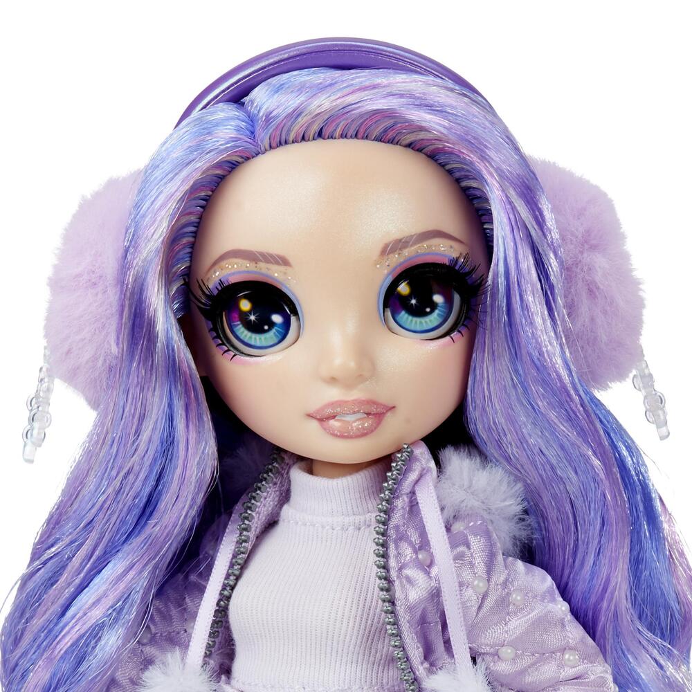 Rainbow High Vinterferie Modedukke - Violet Willow