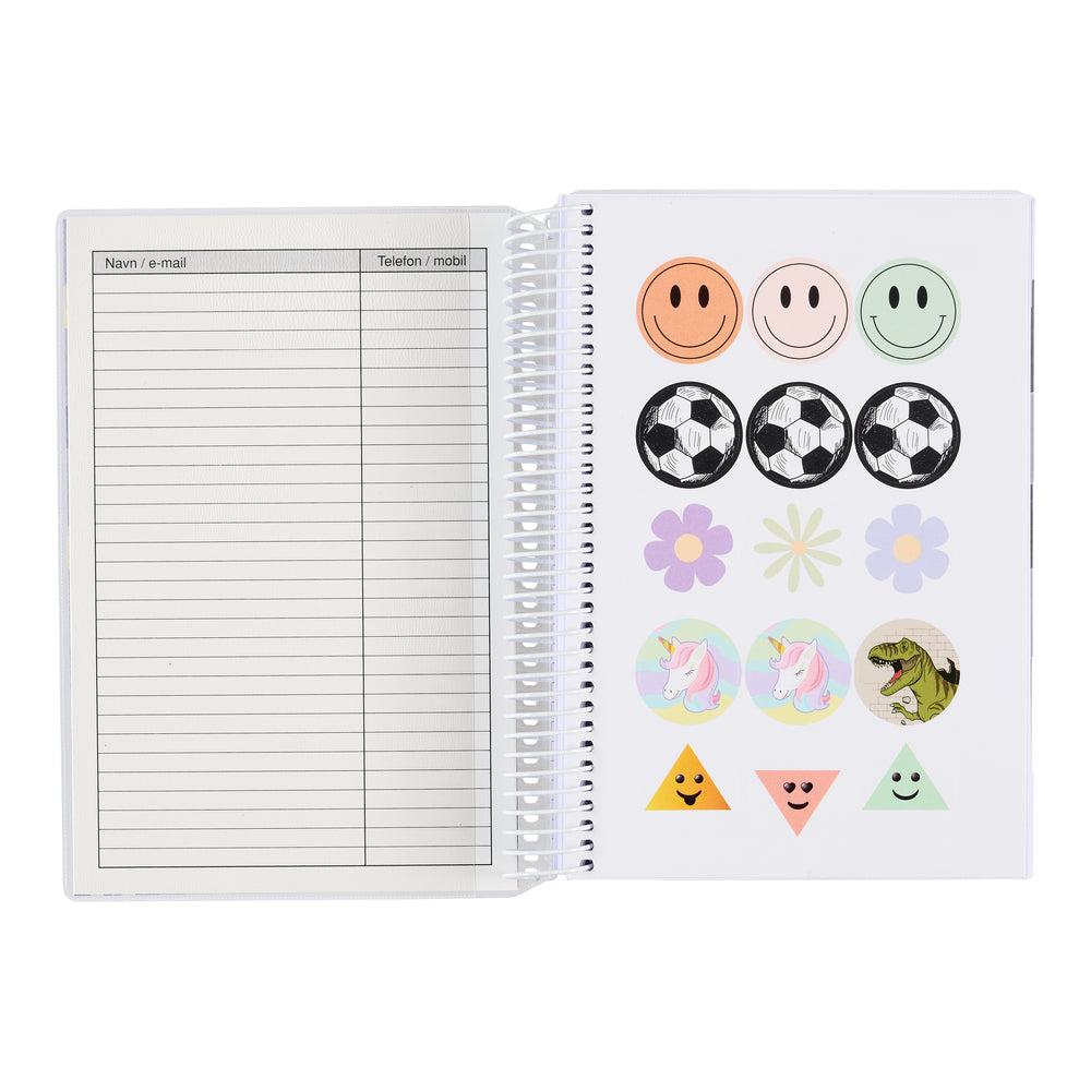 Studiekalender 2024/25 stor 2 forskellige forsider