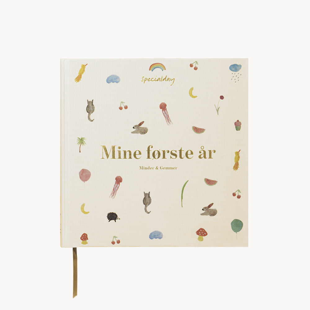 Barnets bog - Mine Første År