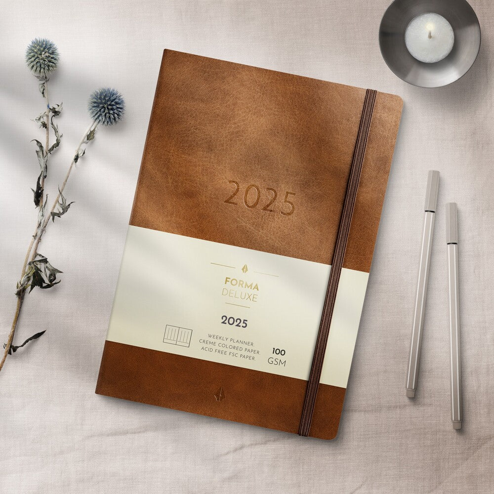 Mayland Ugekalender 2025 forma deluxe A5 brun