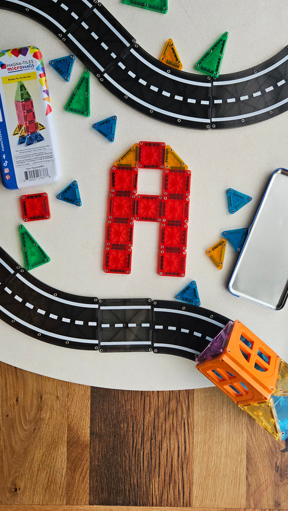 MAGNA-TILES micro MAGS Travel Tin case