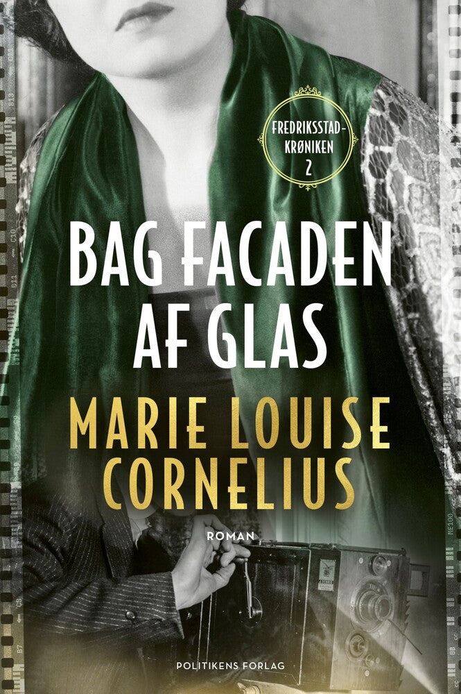 Bag facaden af glas