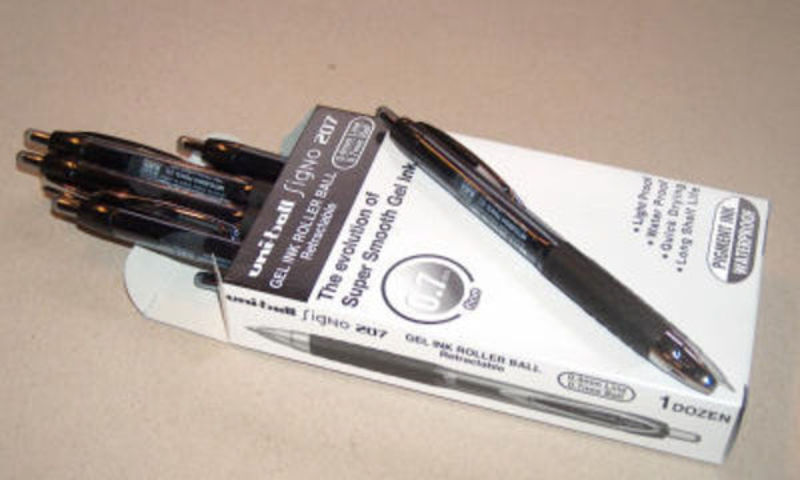 Roller Uniball signo umn207 fine sort